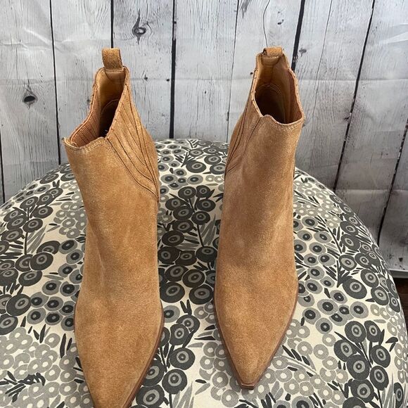 MARC FISHER Gadri Pointed Suede Booties Natural Tan Womens Size 10 - Picture 2 of 8